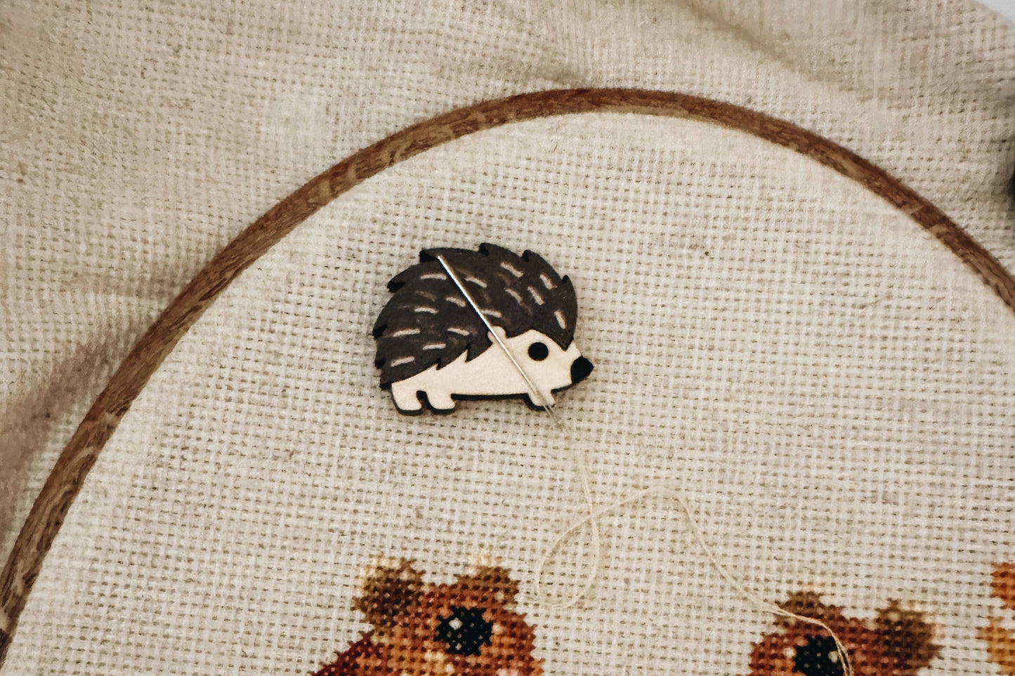 Hedgehog Wooden Needle Minder