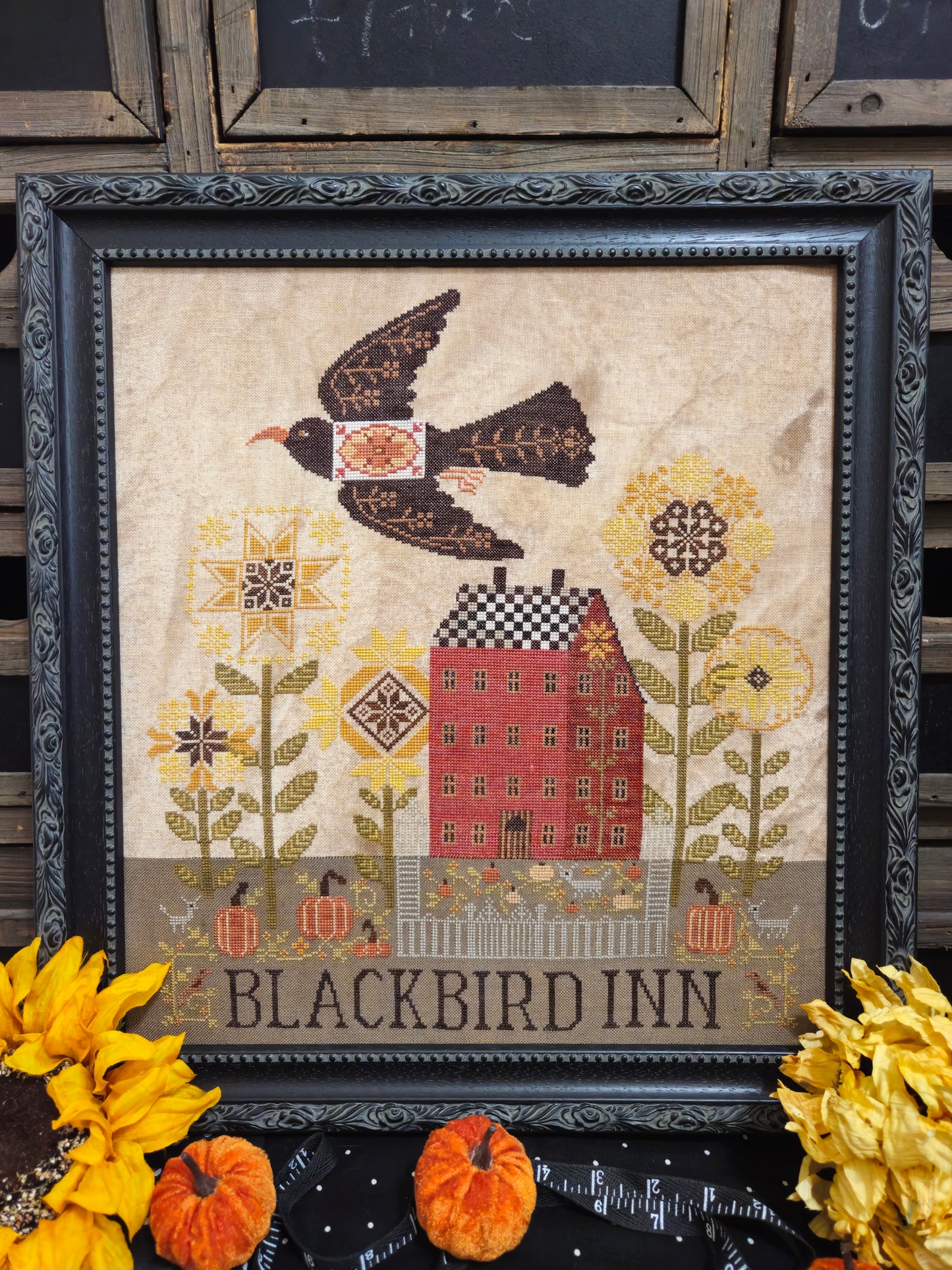 Blackbird Inn - Quaint Rose Needle Arts