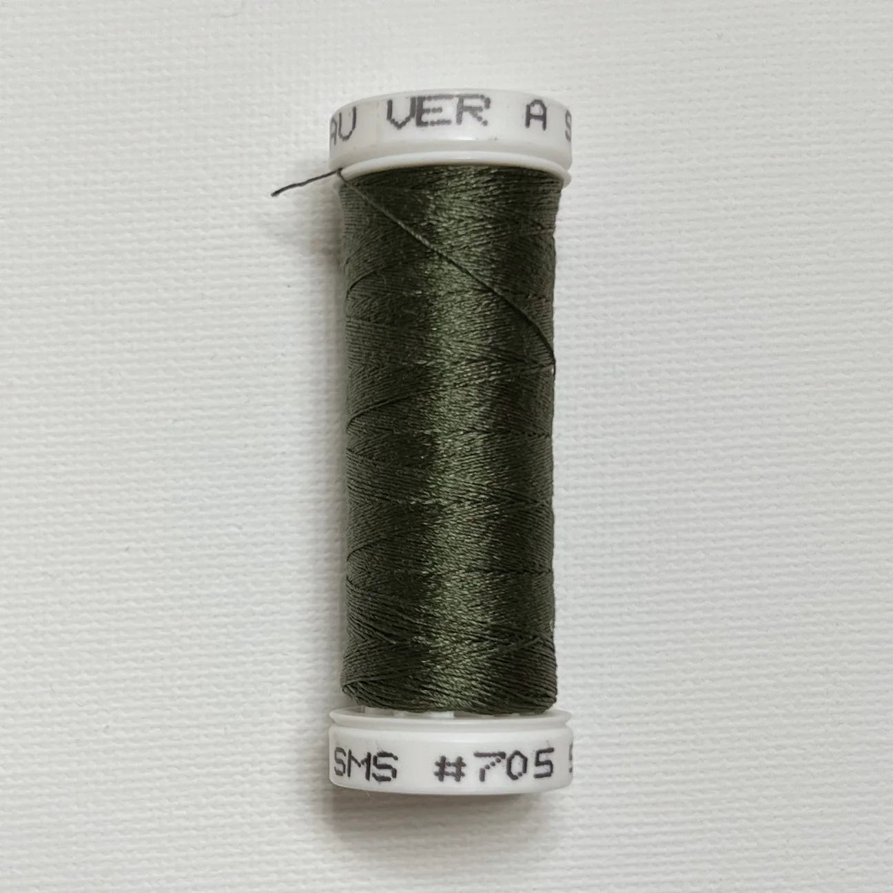 #705 - 100.3 Au Ver A Soie Silk Thread