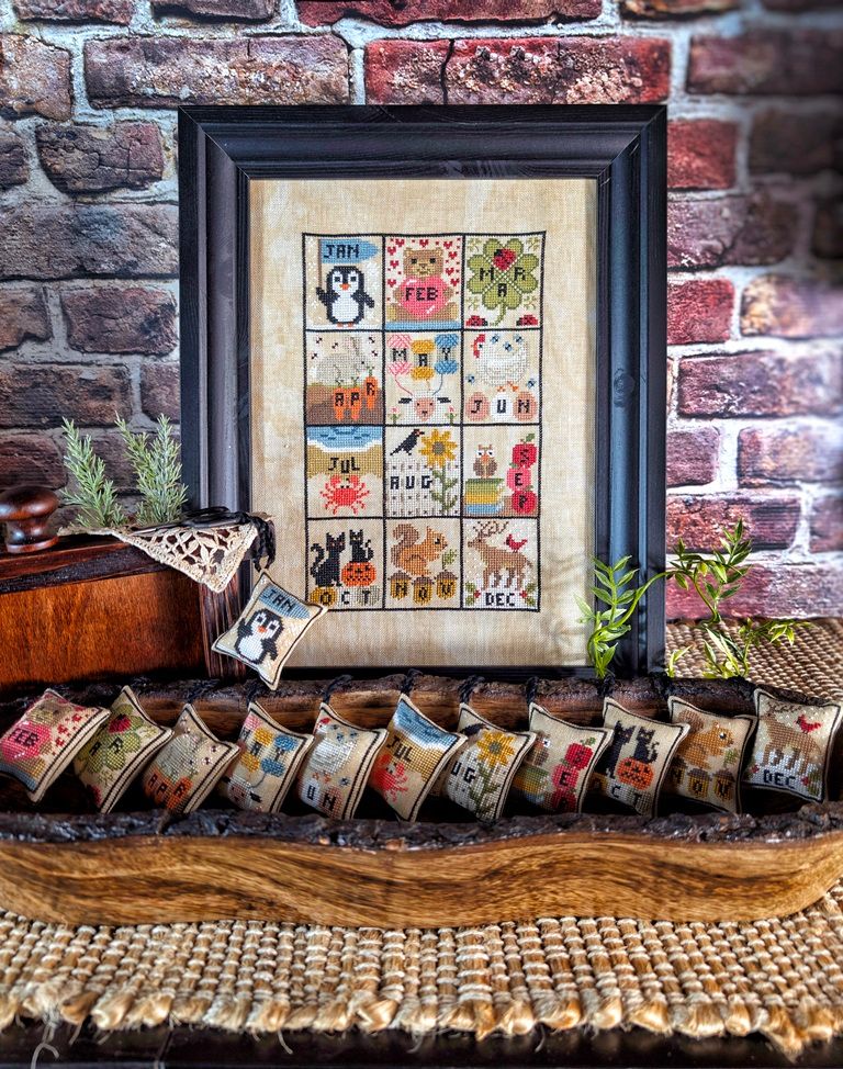 Months 2025 - Puntini Puntini