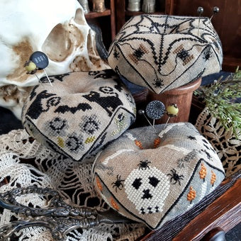 Halloween Biscornu Trio - Puntini Puntini