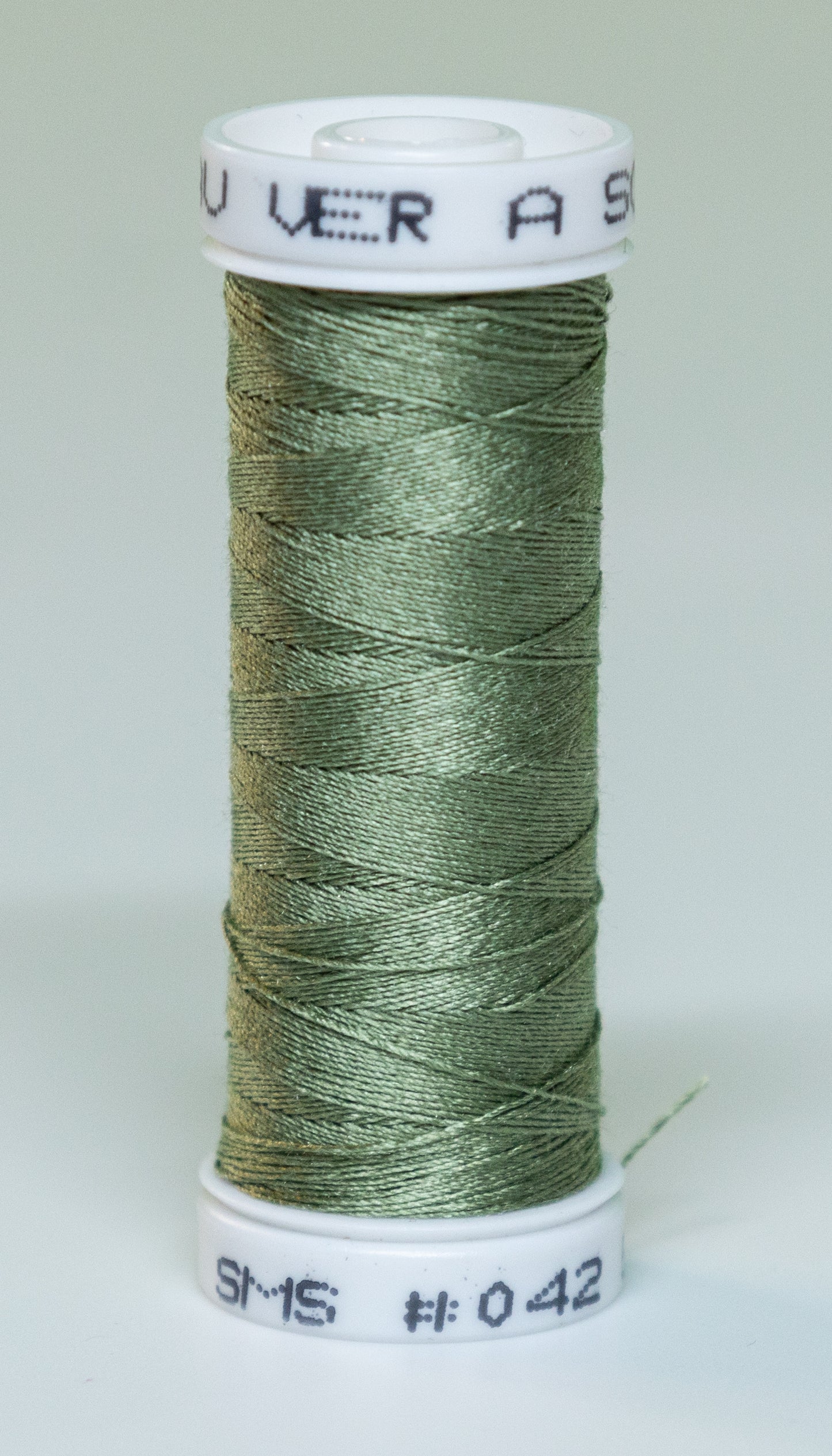 #042 - 100.3 Au Ver A Soie Silk Thread