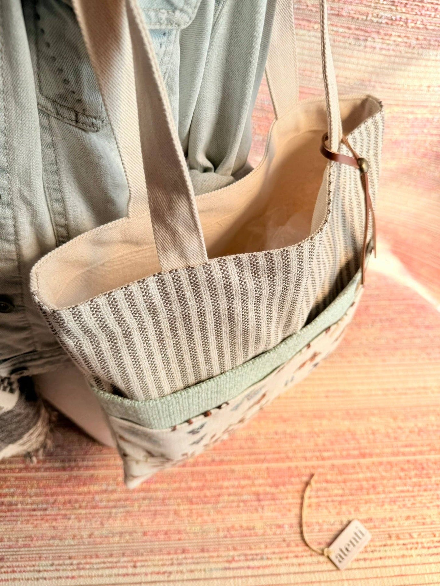 Foxy Tutto: Elegant & Versatile - Atenti