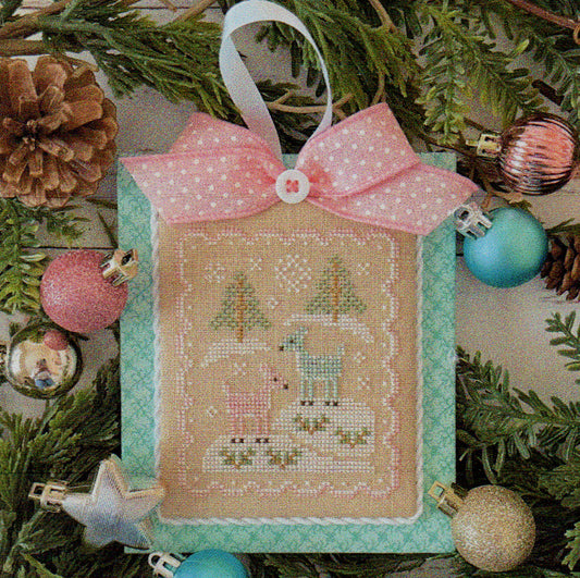 Christmas Deer - Country Cottage Ornaments Pastel Collection - Cottage Country Needleworks