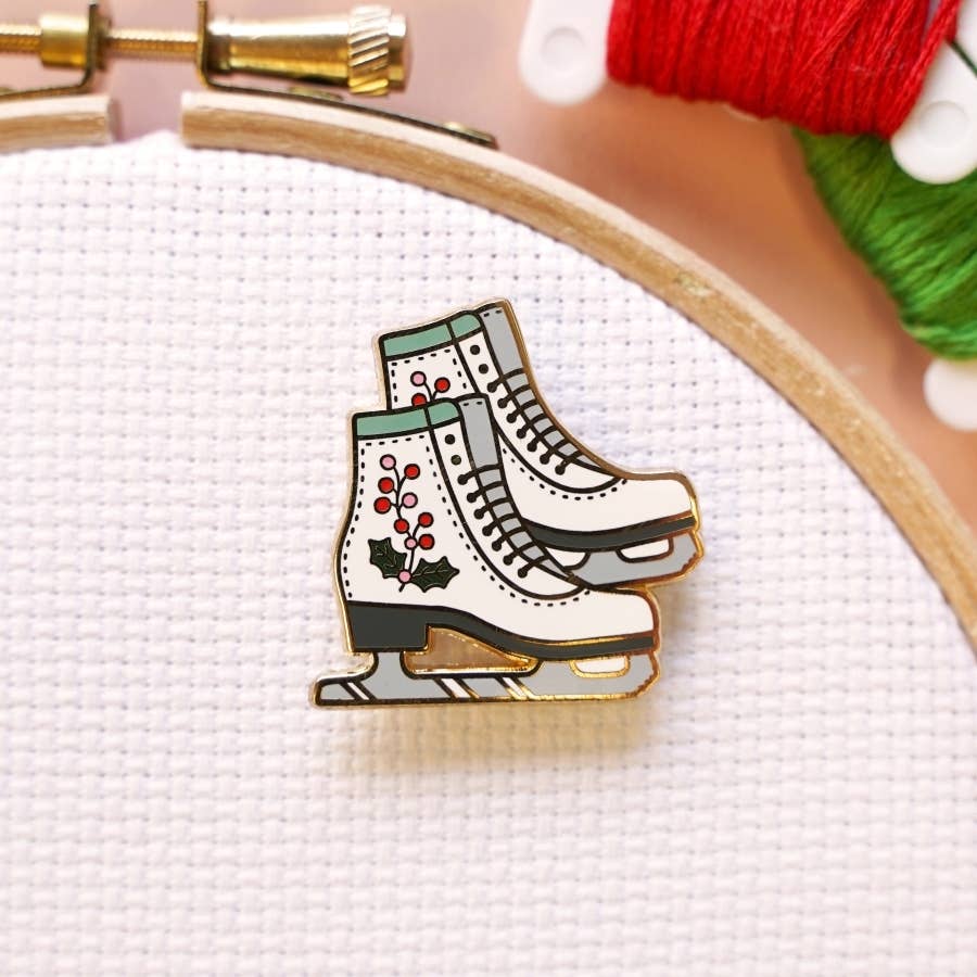 Ice Skates Magnetic Needle Minder