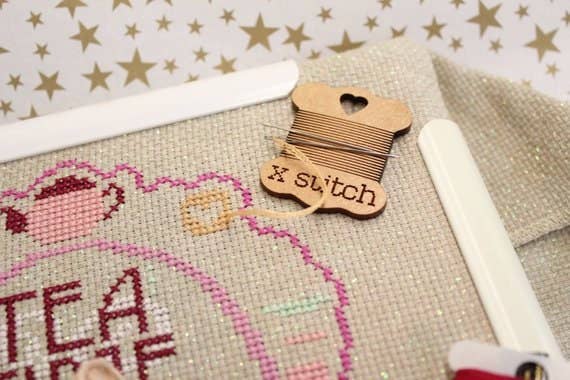 Folk Heart Needle Minder