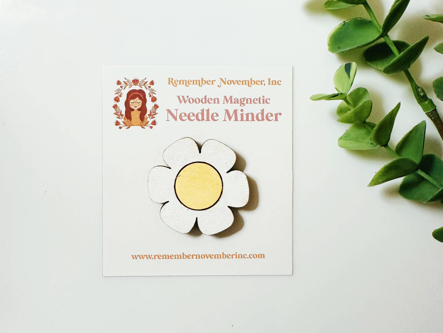Daisy Wooden Needle Minder