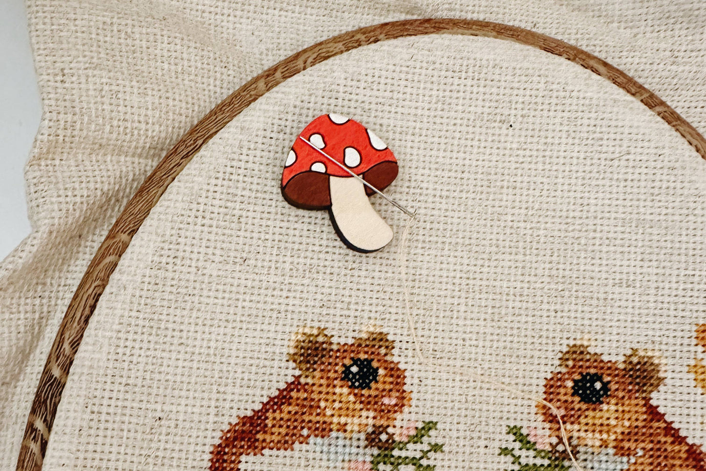 Mushroom Wooden Needle Minder