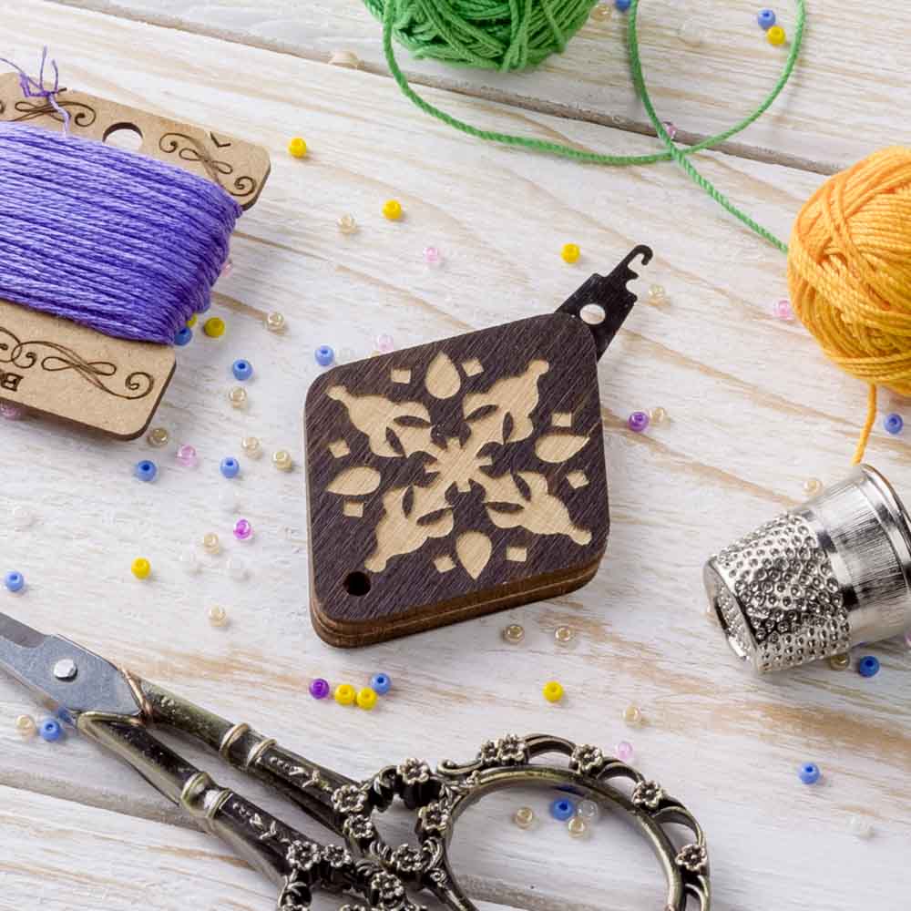 Diamond Wooden Needle Threader
