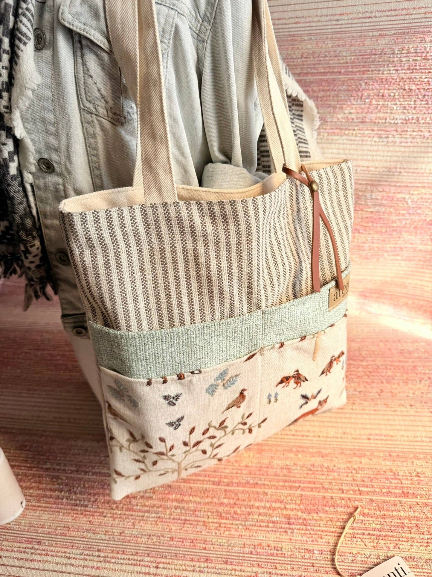 Foxy Tutto: Elegant & Versatile - Atenti