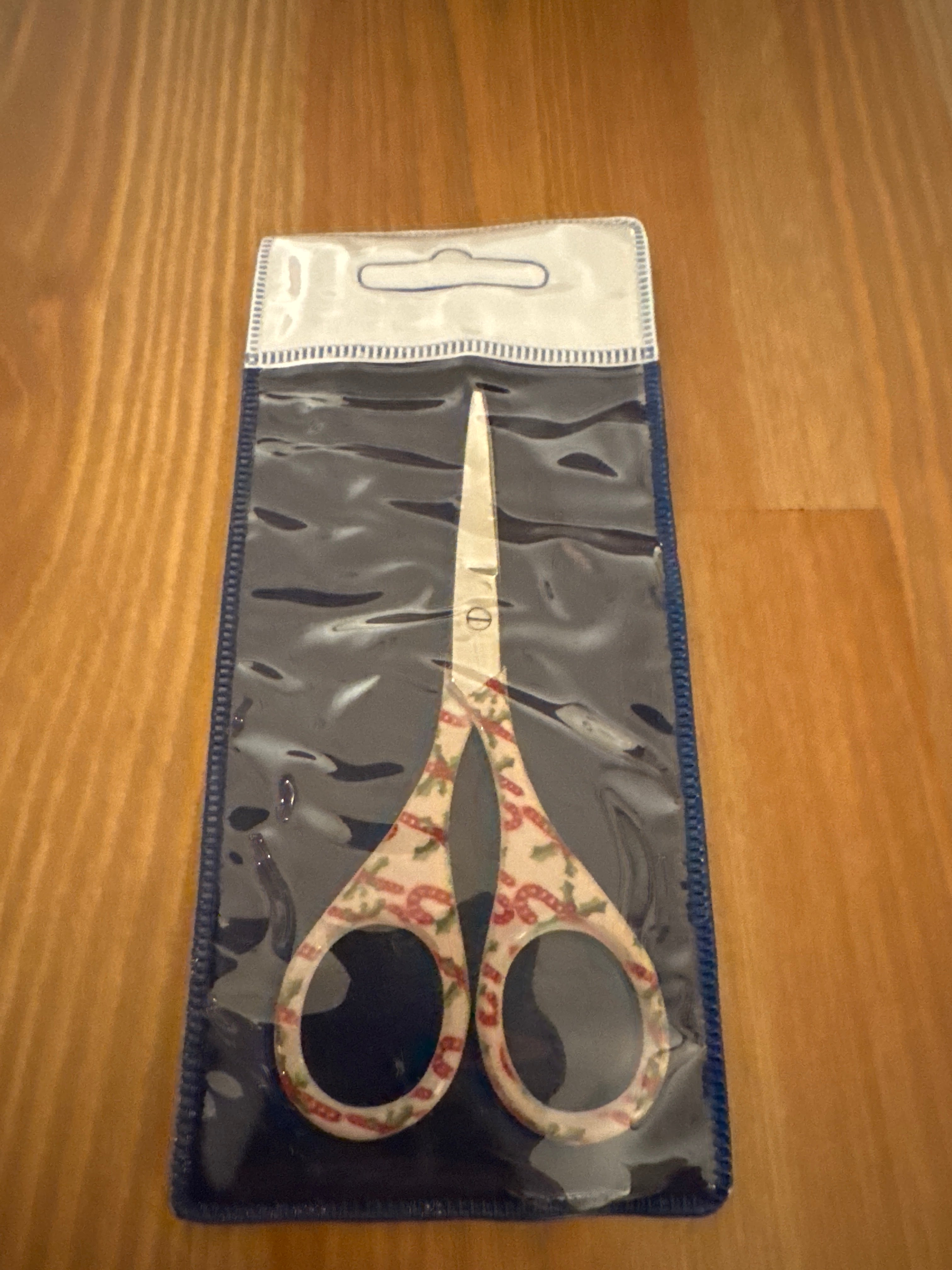 Cane Wrapped Scissors Candy Cane Dinky Dyes Scissors – Bee Youtiful Sip and Stitchery