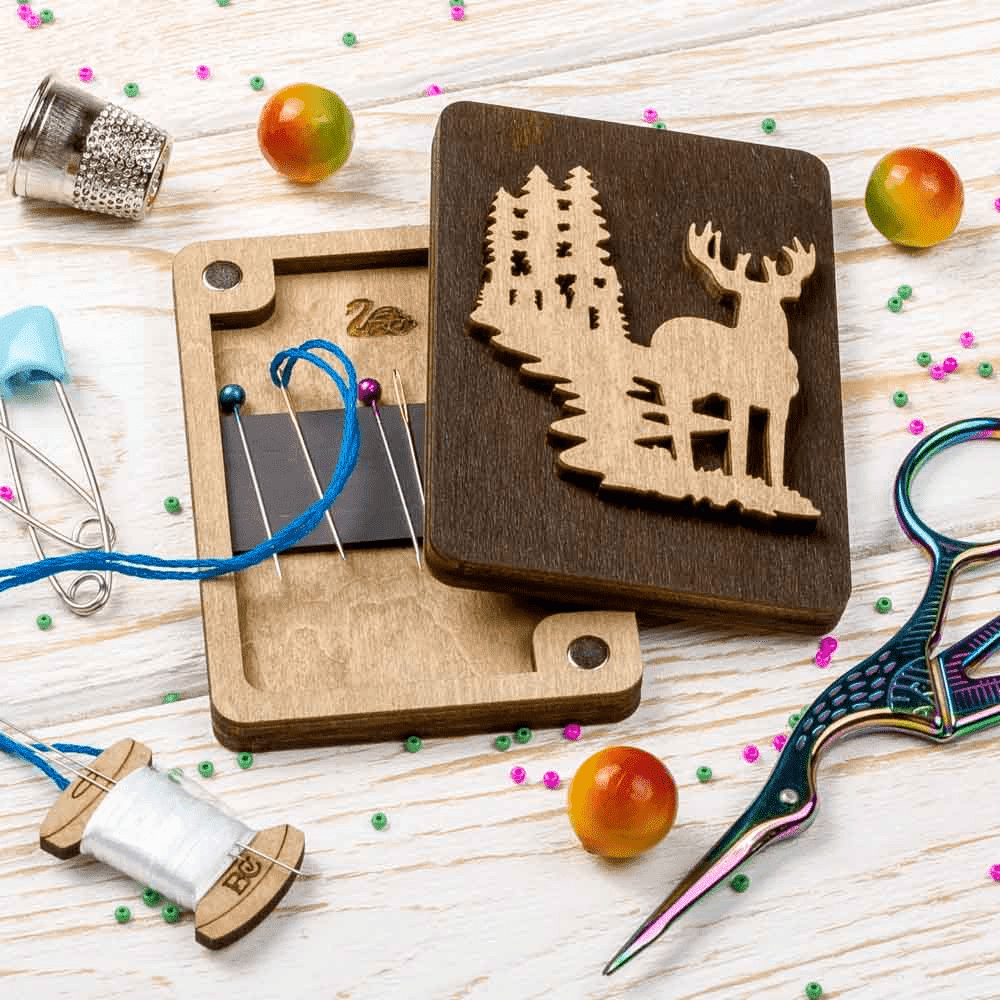 Deer in the Woods Magnetic Needle Organizer