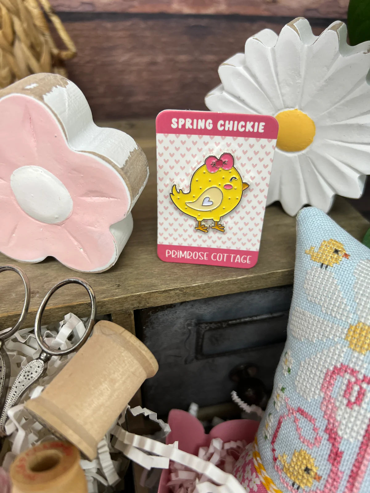 Spring Chickie Needle Minder - Primrose Cottage