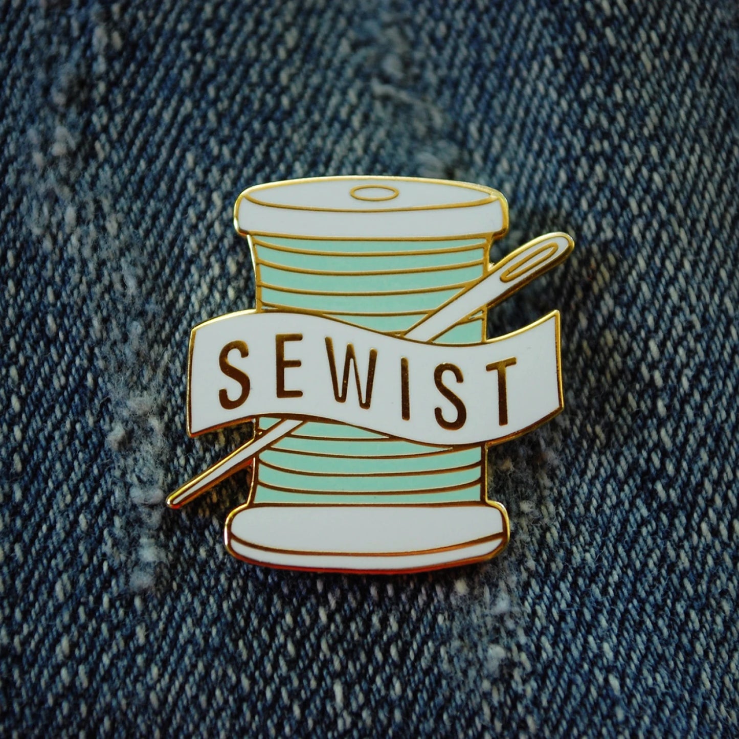 Sewist Aqua Pin