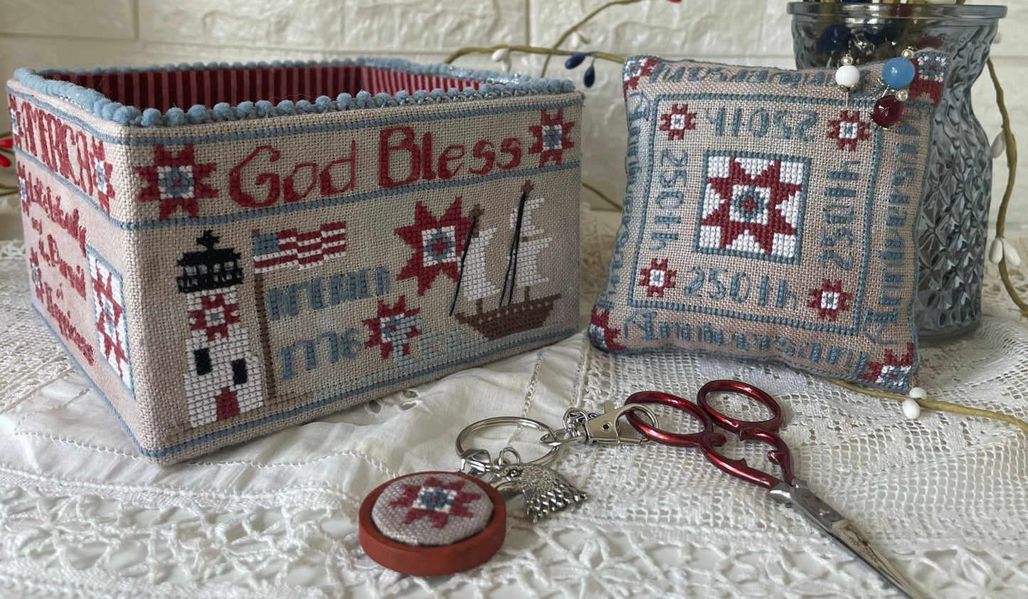 American Patriotic Sewing Basket - Mani di Donna