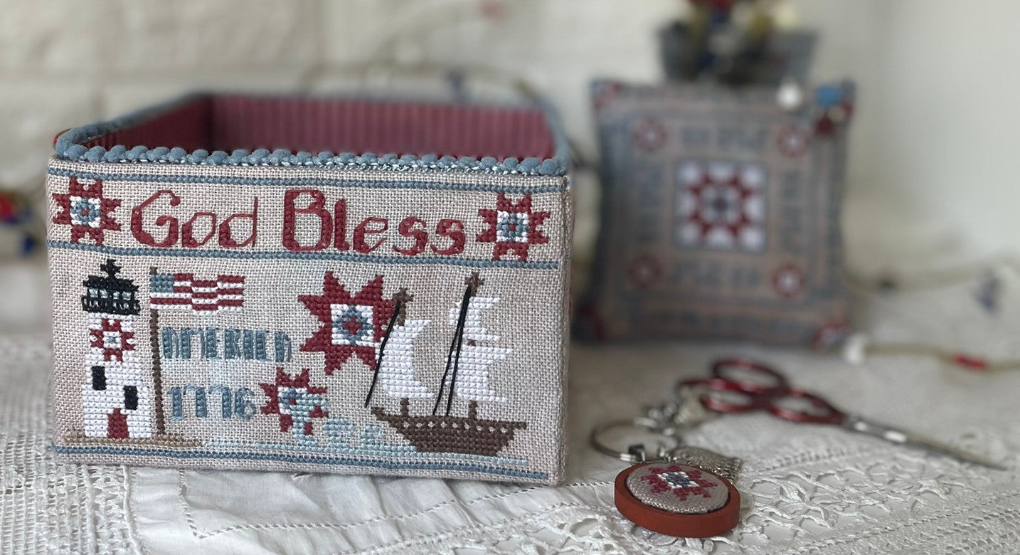 American Patriotic Sewing Basket - Mani di Donna