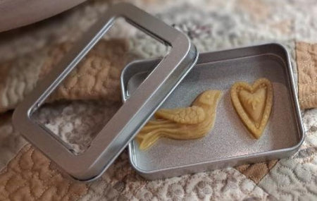 Bird and Heart Thread Waxer