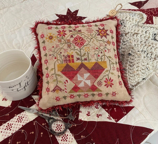 Christmas Basket - Pattern 2 of Betsy's Holiday Baskets- Pansy Patch Quilts and Stitchery