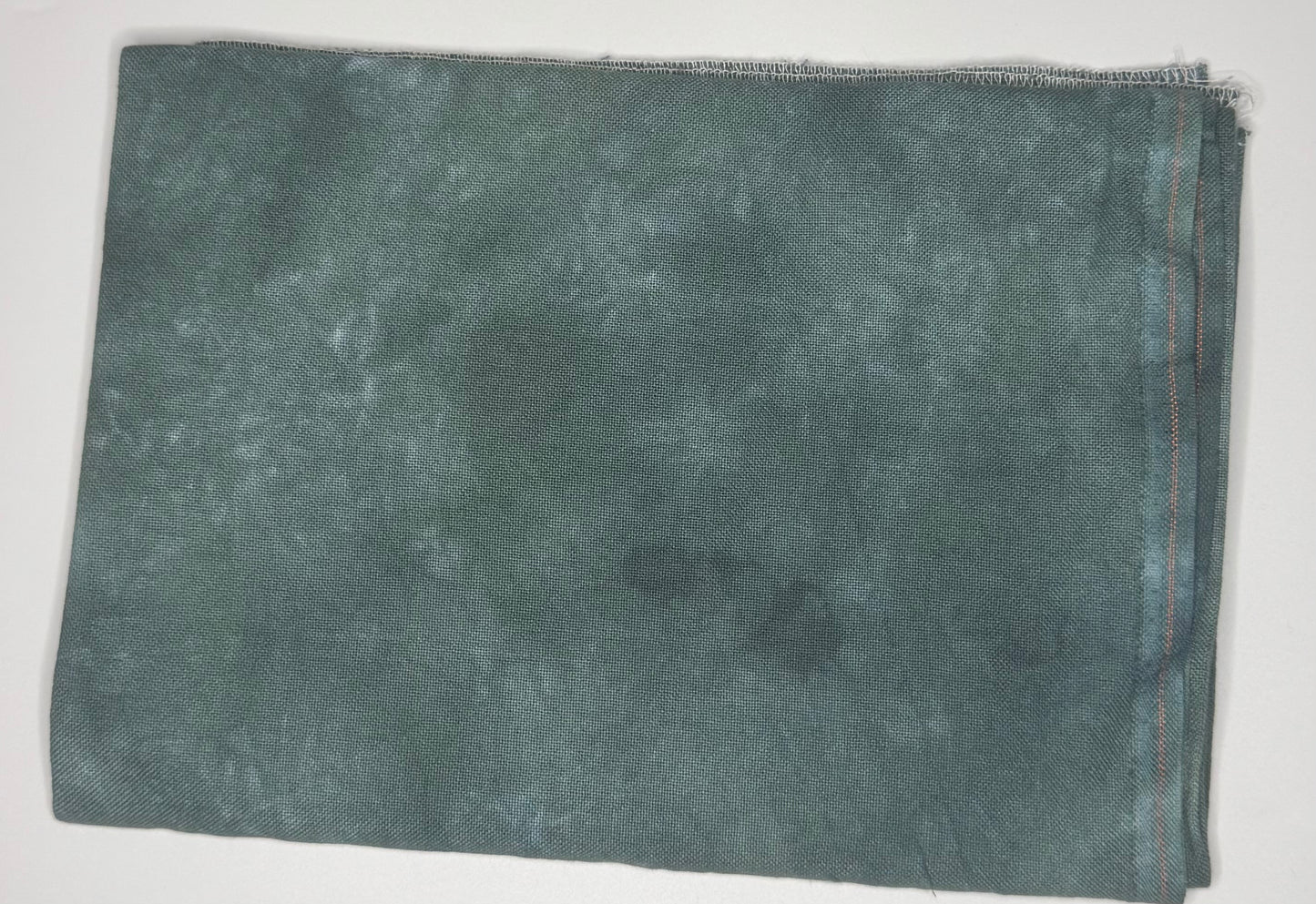 28 Count Lugana - Bermuda Triangle - Lapin Loops