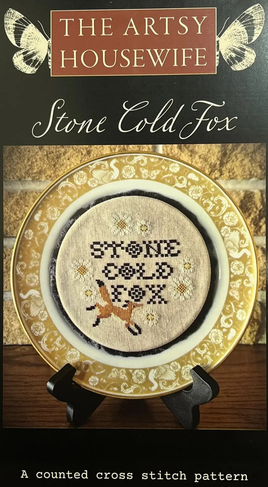 Plate-i-tude: Stone Cold Fox - The Artsy Housewife