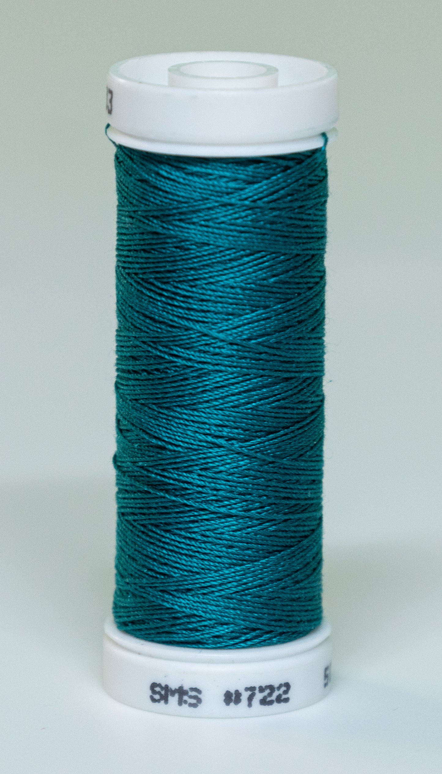 #722 - 100.3 Au Ver A Soie Silk Thread