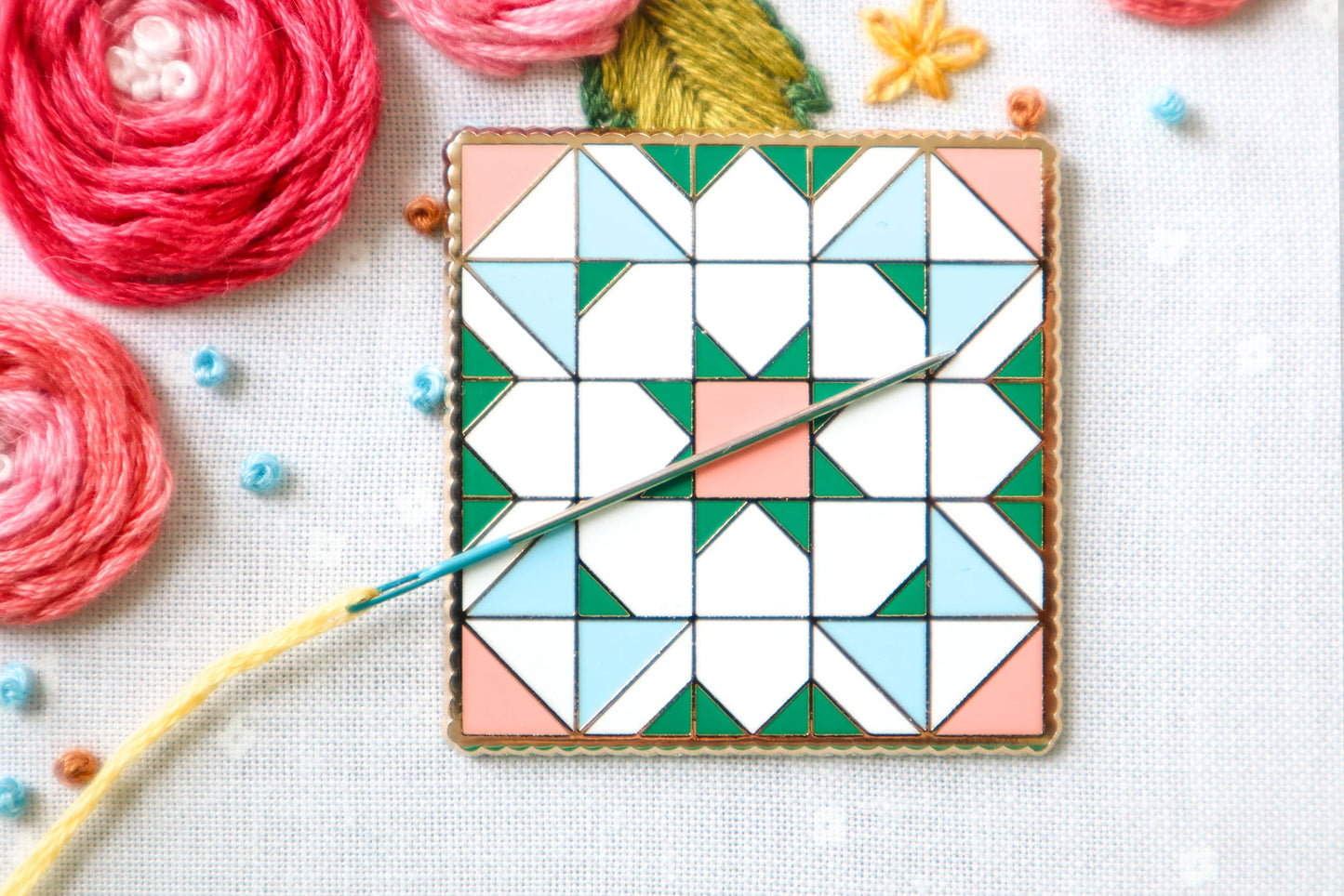 Shining Star Quilt Block Needle Minder - Flamingo Toes