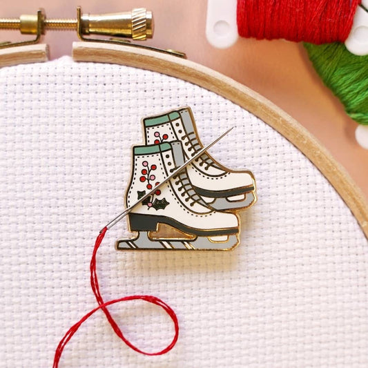 Ice Skates Magnetic Needle Minder