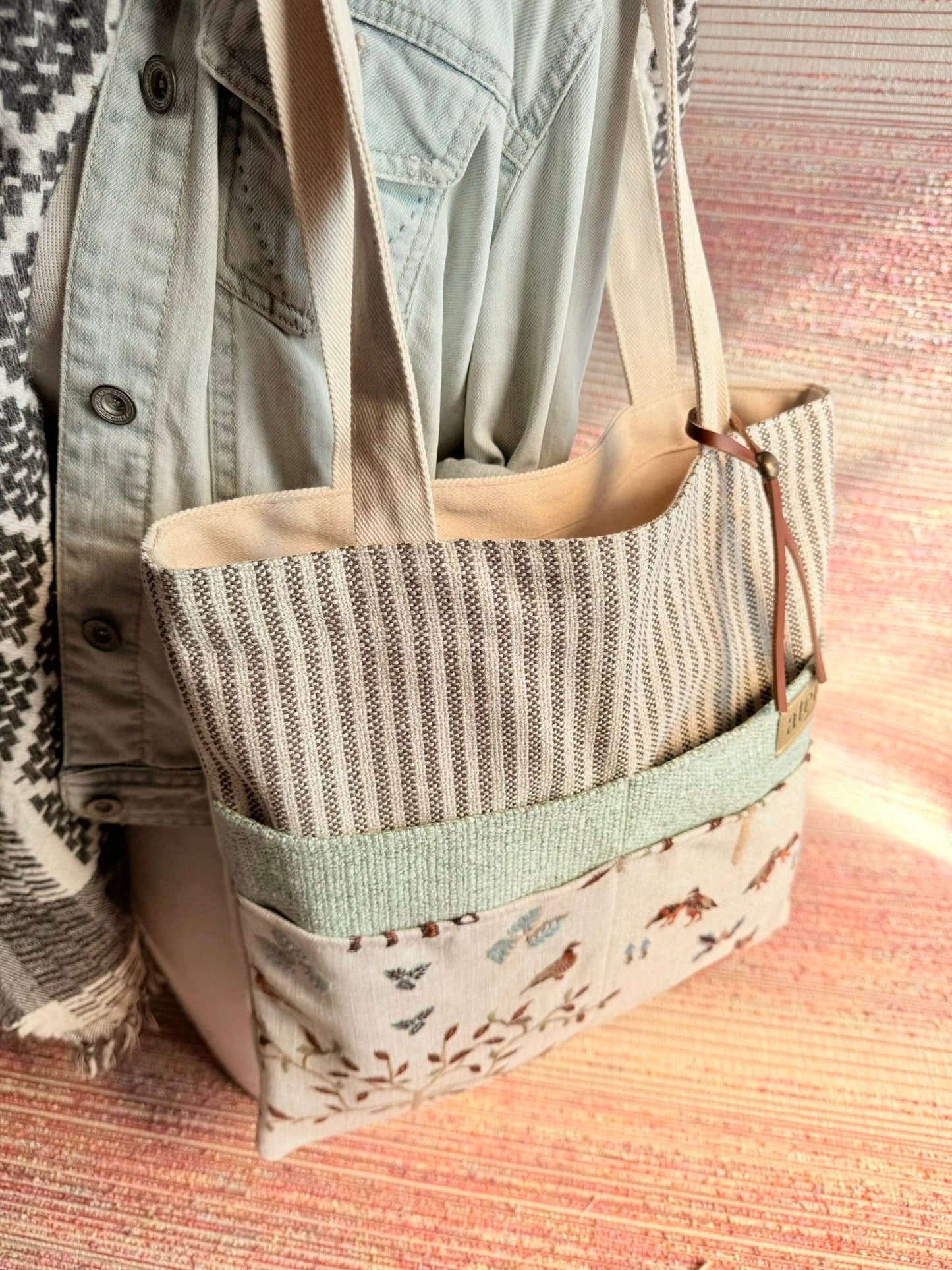 Foxy Tutto: Elegant & Versatile - Atenti