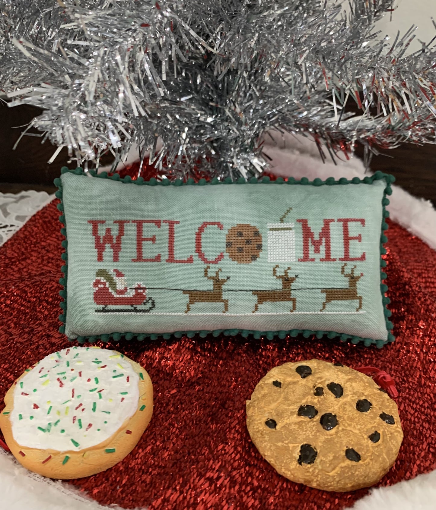 A Treat For Santa - Needle Bling - 2025 Nashville Market Preorder